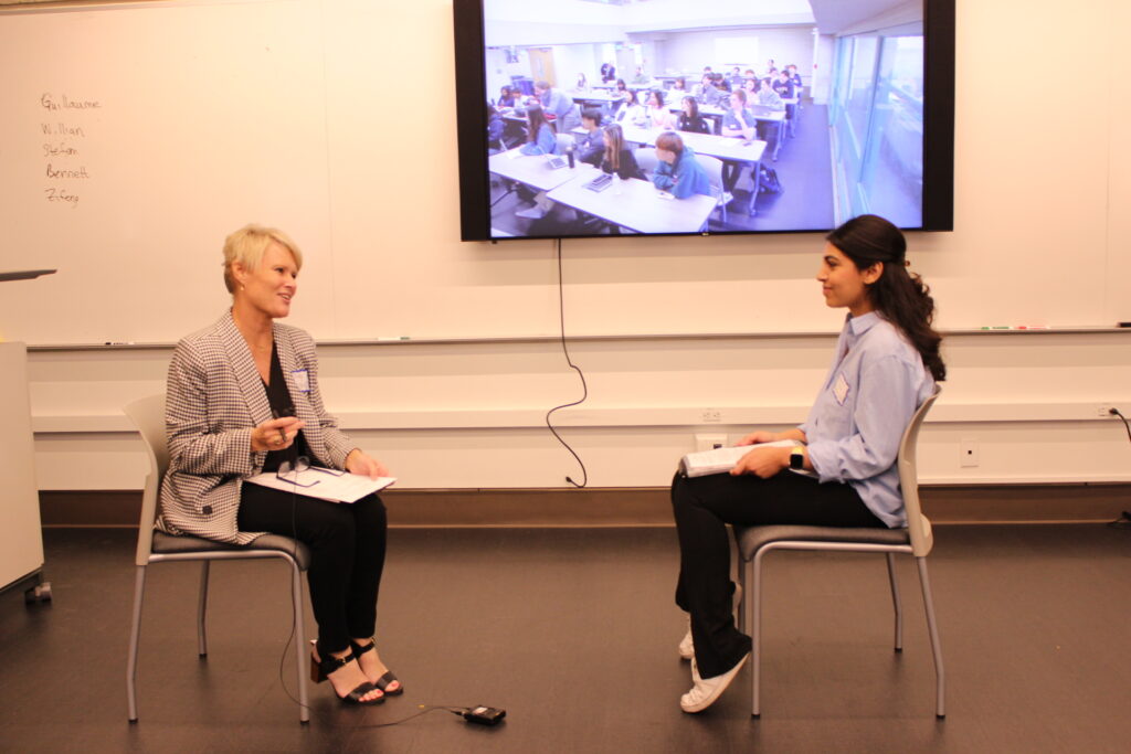 Cindy Jabaay, Senior Recruiter at KONE, and Ameesha Khan, current MAnalytics student, perform a mock job interview.